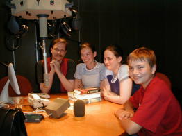 Mit Klick gibts ein grsseres Bild - Magister Foran, Louisa, kleinitiny und Mad_Eye_Moody bei der Aufnahme